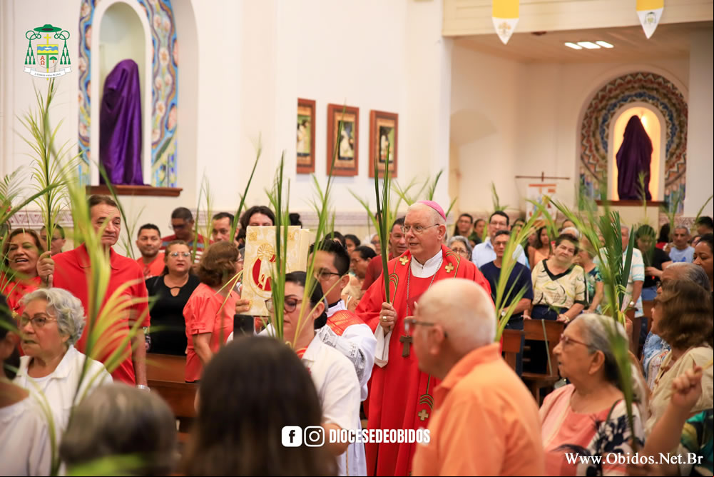 Procissão e Missa de Ramos abrem Semana Santa em Óbidos